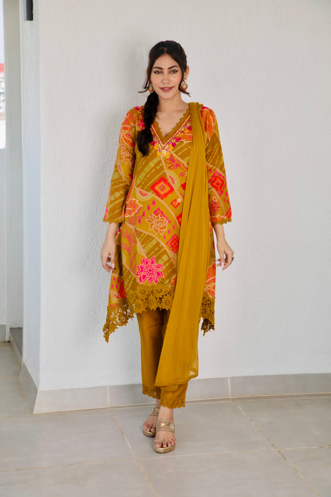 Side Drop Embroiderey Kurta Pant