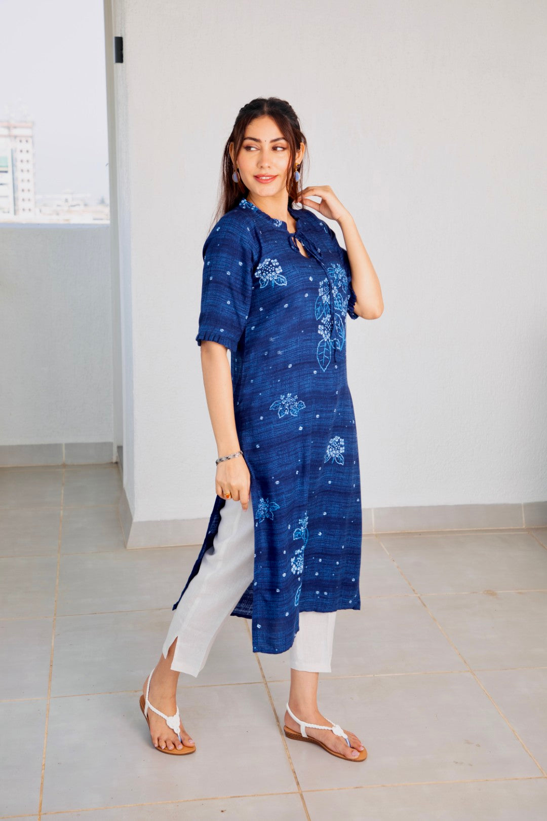 Ruffel Neck & Sleeve