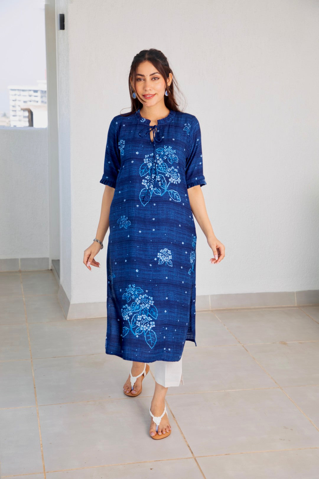 Ruffel Neck & Sleeve