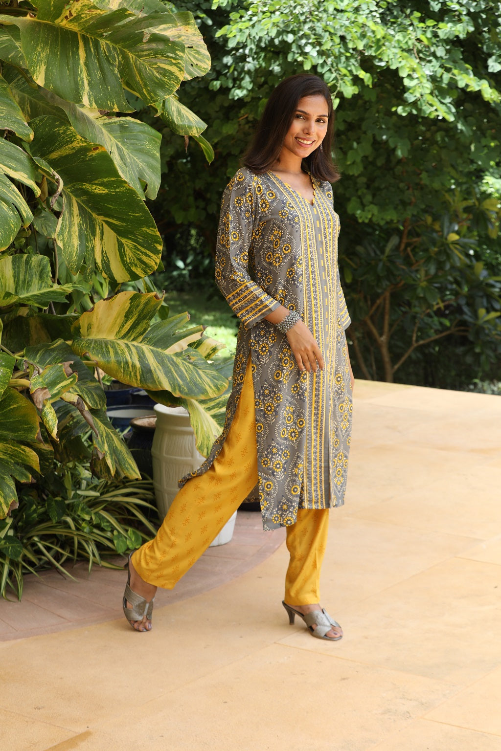 Grey Yellow Printed Ethnic Suit